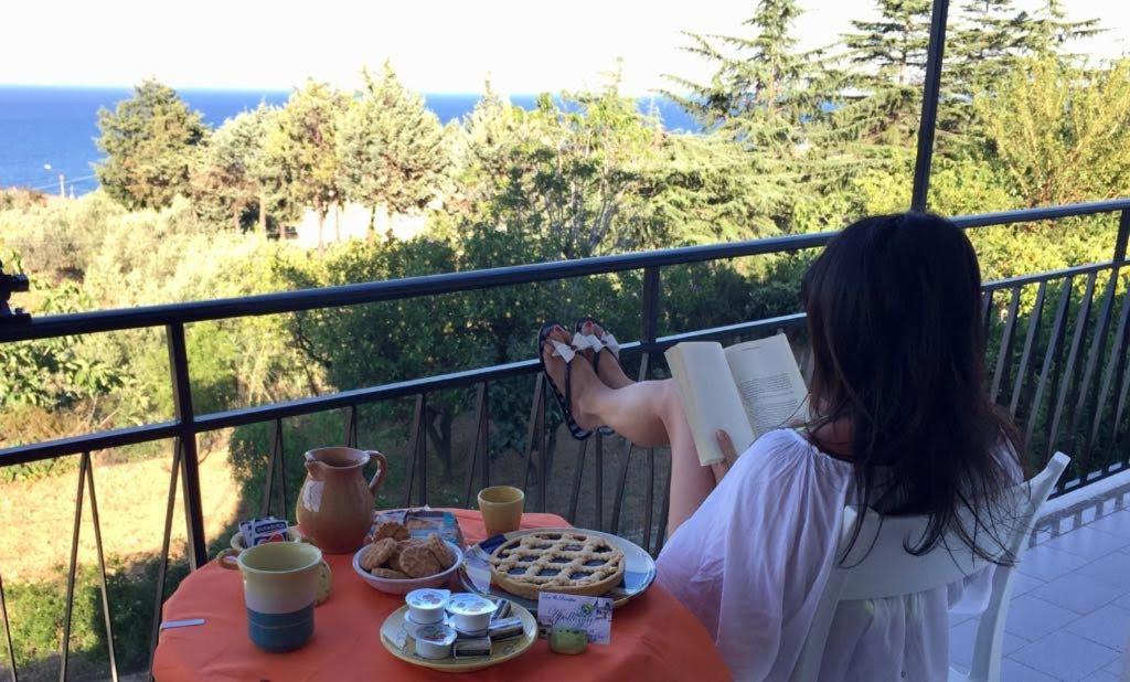 B&B Apollonia Roseto Capo Spulico Eksteriør bilde